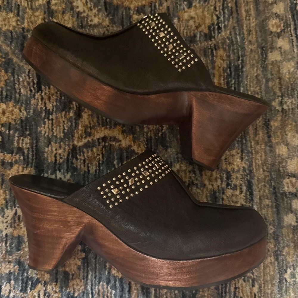 Vintage Black Leather Mules with Copper Wood Heel and Studs - Picture 3 of 7